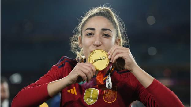 Olga told Carmona after the Women's World Cup final that her father had died